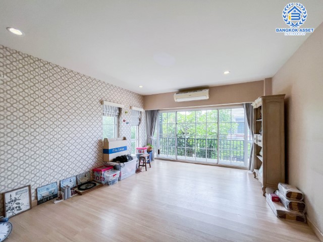 *****บ้านเดี่ยวมือสอง นนทบุรี ม.ดีซิโอ้ ราชพฤกษ์ หลังมุม เนื้อที่กว้างเกือบ 62 ตร.ว. ฟังก์ชัน 3 ห้องนอน 3 ห้องน้ำ ที่จอดรถ 2 คัน ภายในตกแต่งสวย ดูทันสมัย โครงการตั้งบนทำเลดี เชื่อมต่อทั้งถนนราชพฤกษ์, ถนนรัตนาธิเบศร์, ถนนชัยพฤกษ์, ถนนแจ้งวัฒนะ และรถไฟฟ้าสายสีม่วง "สถานีบางรักน้อยท่าอิฐ" และจุดขึ้นทางด่วน "งามวงศ์วาน"